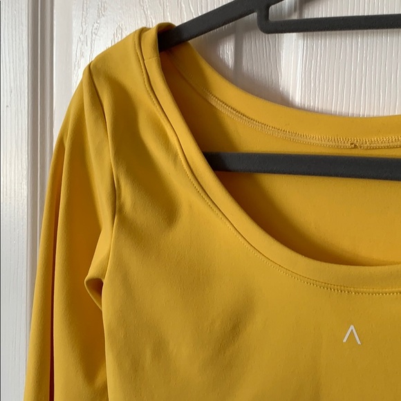 💗2 for 15/Yellow Acta Crop Top - Picture 3 of 4